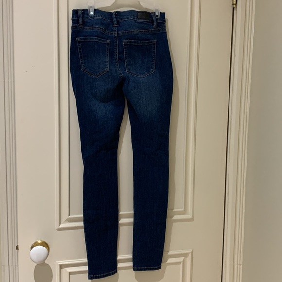 ARDENE EIGHTY-TWO MEDIUM/DARK WASH HIGH-RISE RIPPED JEANS - Picture 2 of 5